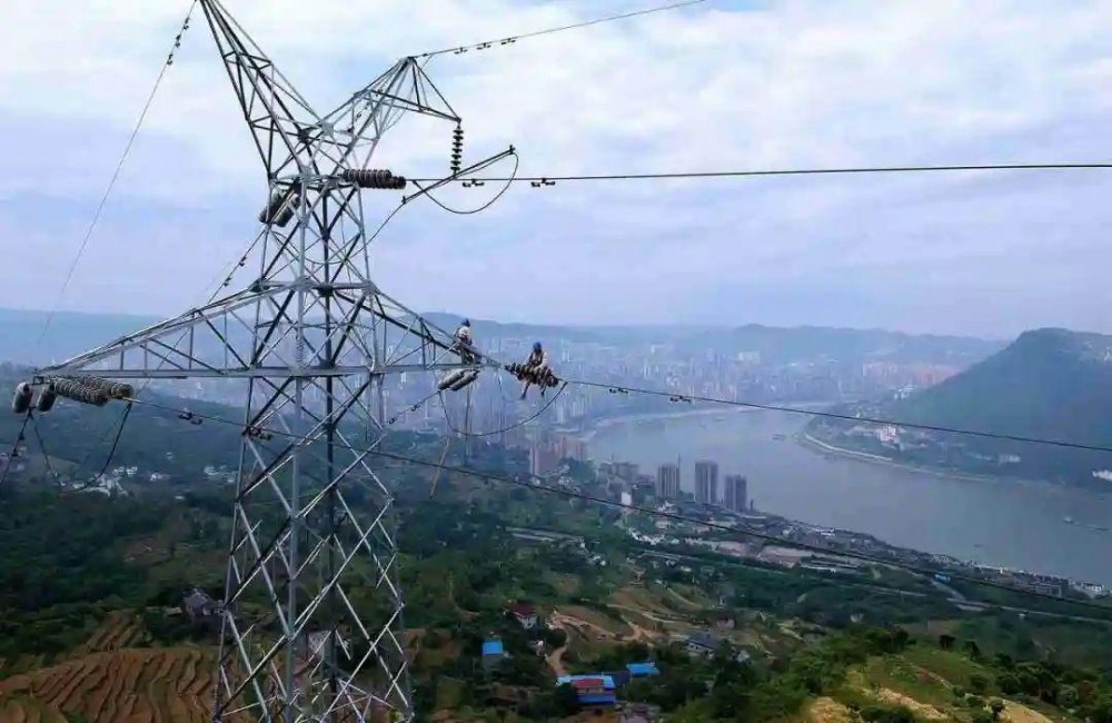 涪陵电力引领区域能源转型，智能电力新时代来临