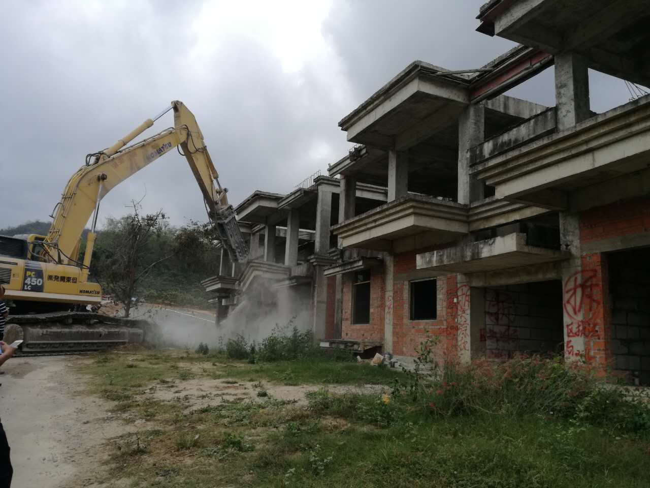 三亚违建拆除最新动态，重塑城市风貌，坚决守护生态红线